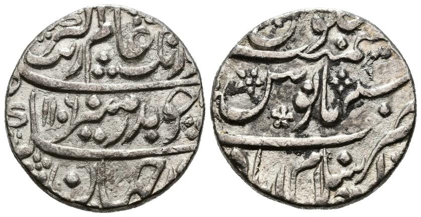 1235   -  MOGOLES. MU'YYAD AL-DIN  AURANGZEB 'ALAMGIR  (1068-1119/1658-1707). Rupia. Islamabad. 1106 H. AR 11,31 g. 23 mm. Tipo KM#315.21. EBC- .