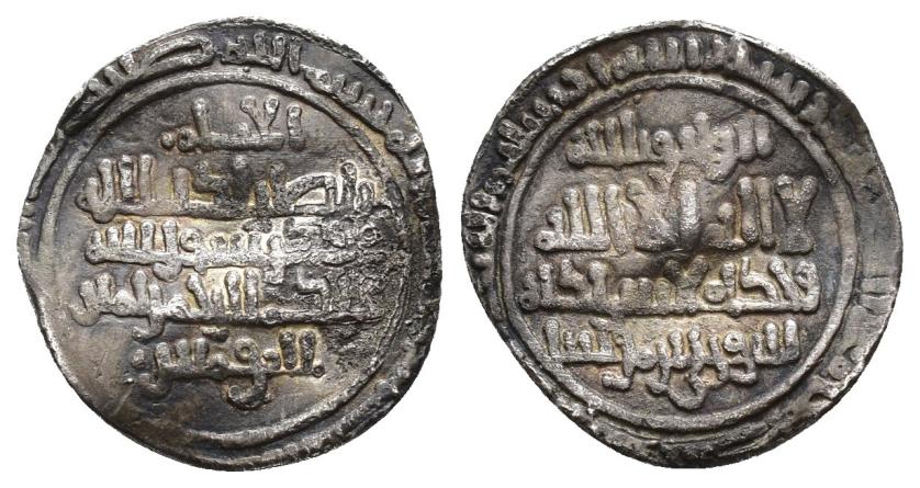 229   -  CALIFATO. ABD AL-RAHMAN III (912-961). 1/2 dírham. Sin ceca (Magreb). Sin fecha. AR 1,35 g. 16 mm. Sáenz-Díez 1984, p. 72; FCal-10. Emisión de Al-Buri ibn Musa al-Waziq (335-345) a nombre de Abd al-Rahman III. Leve erosión. Ligeramente alabeada. MBC. Escasa.