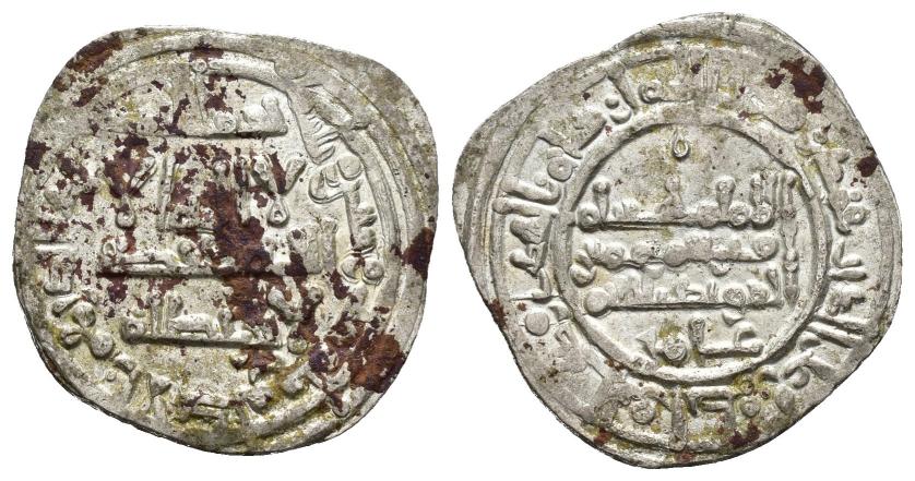 261   -  CALIFATO. HISAM II (977-1008). Dírham. Al-Andalus. 366 H. AR 3,38 g. 22 mm. V-498. Dos hendiduras. Concreciones. EBC-.