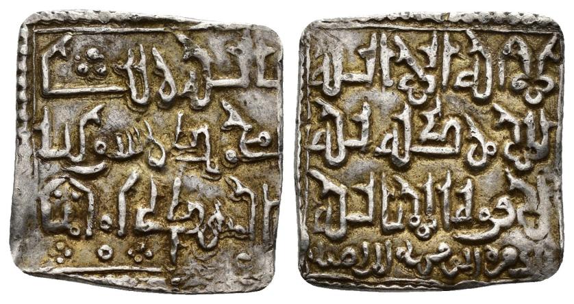 736   -  ALMOHADES. ABU HAFS 'UMAR AL-MURTADÀ (646-665/1248-1266). Dírham. Haḍrat al-Muminiya al-Murtadiyyah. Sin fecha. AR 1,54 g. 1516 mm. Gaspariño 2001, p. 213; Ho-563 (atribuida a a al-Wahid II). MBC+. Muy escasa.