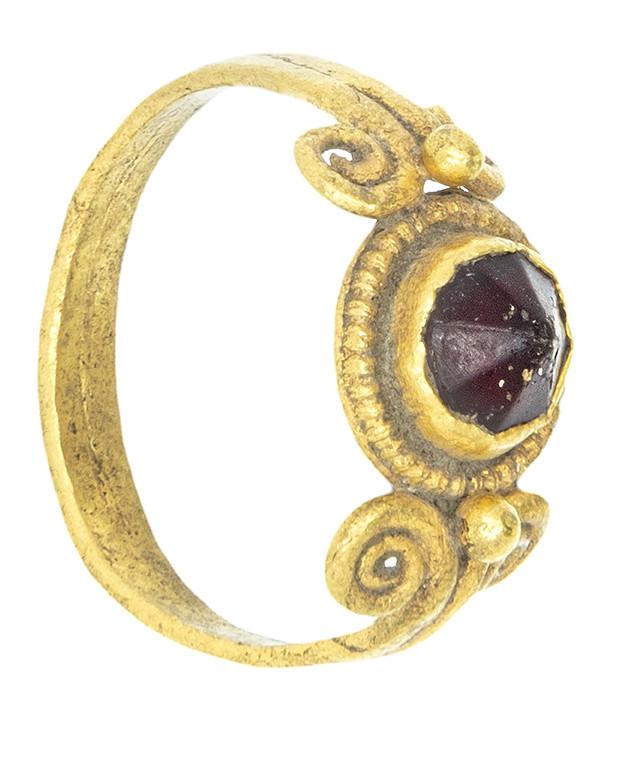 3092   -  ARQUEOLOGÍA