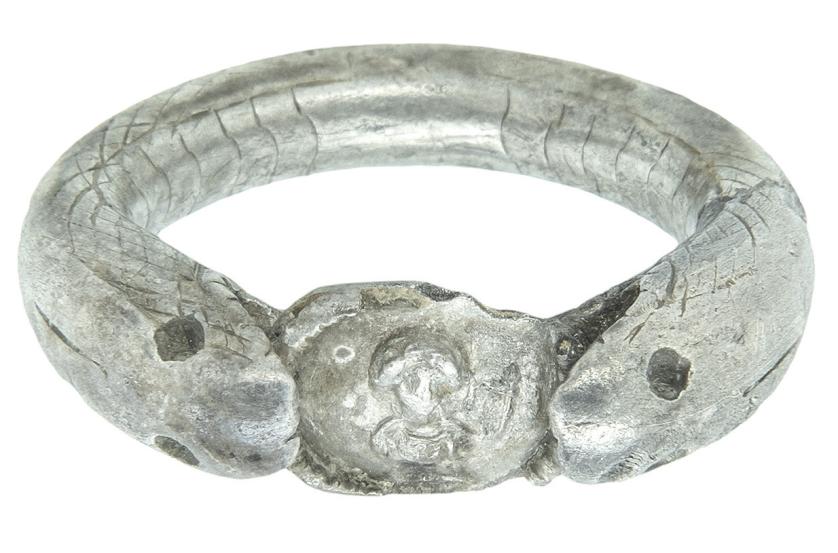 3105   -  ARQUEOLOGÍA