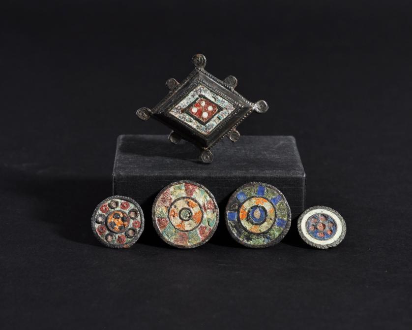 1043   -  ARQUEOLOGÍA