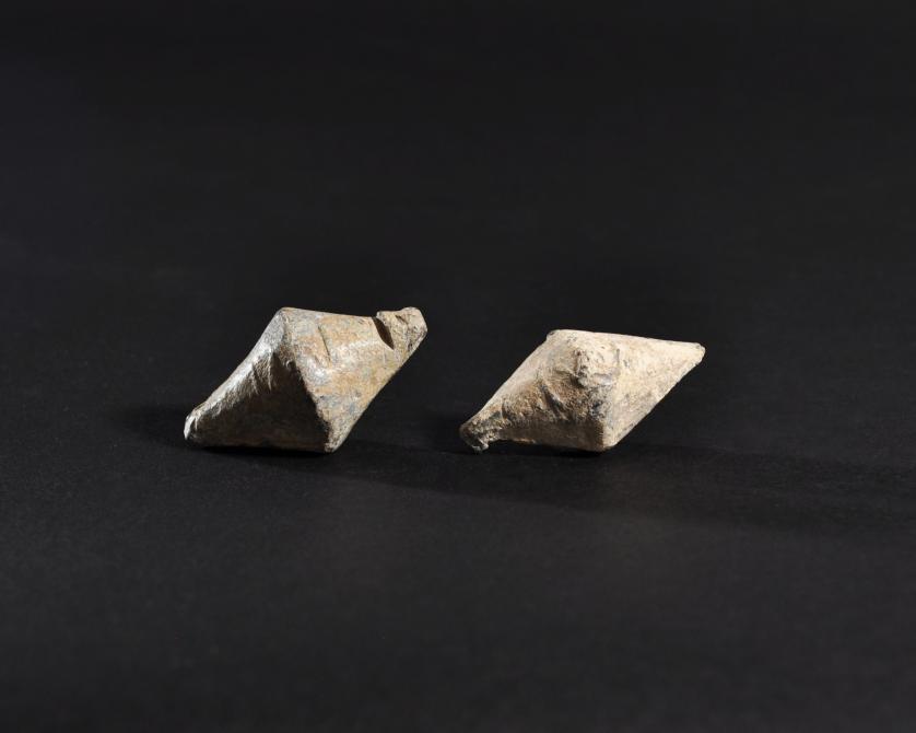 1083   -  ARQUEOLOGÍA